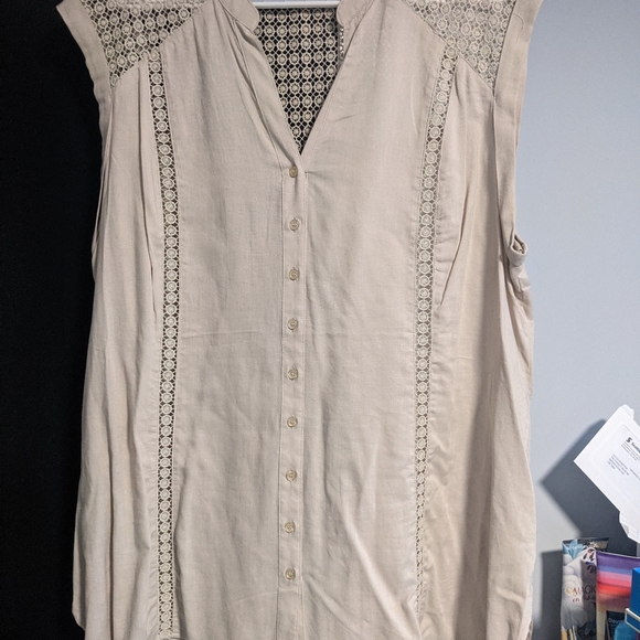 Beige top - Picture 2 of 3